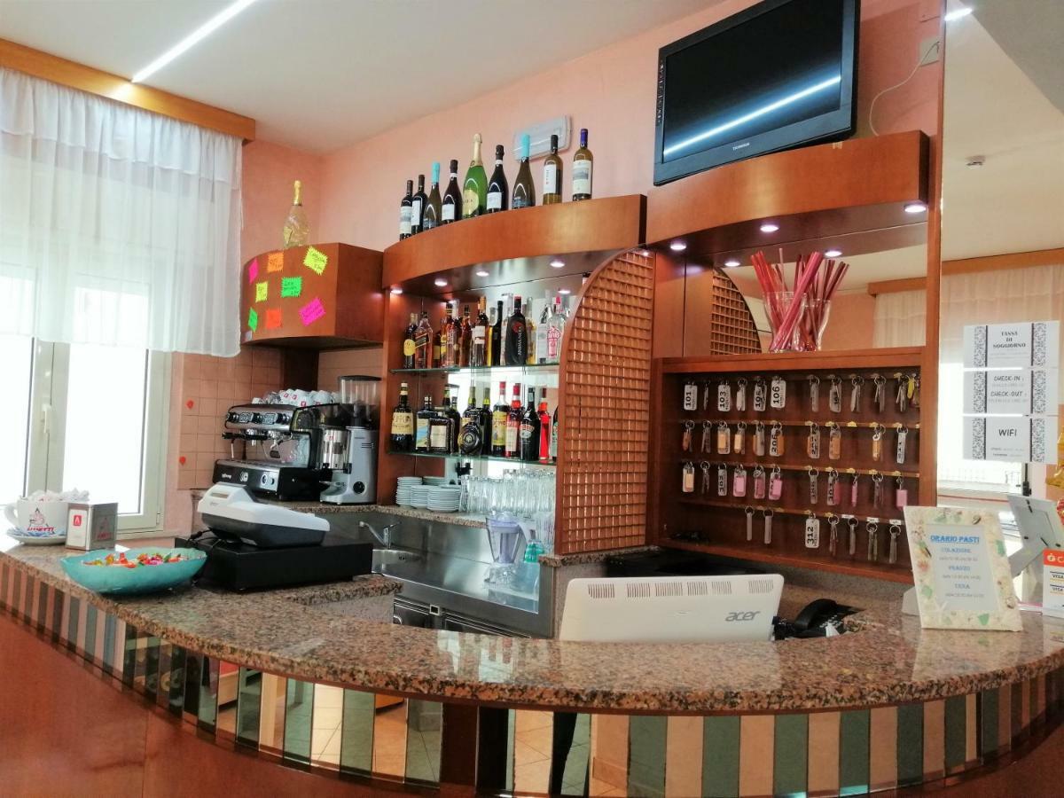 Hotel Alba Rimini Exterior photo